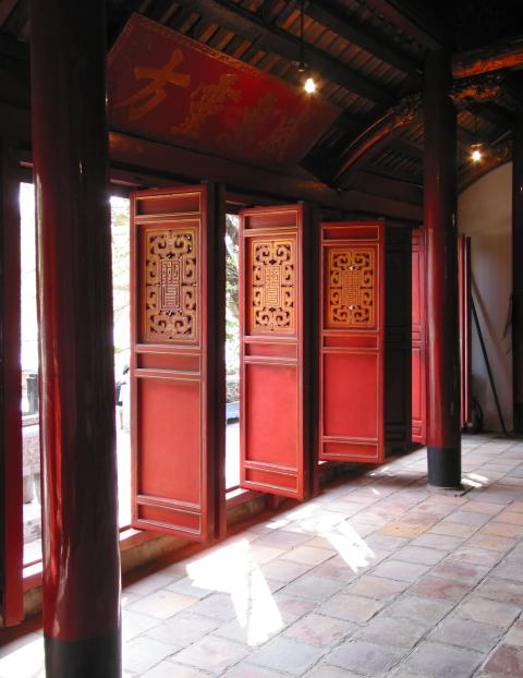 Looking out (multiple-door) entrance, Ngoc Son temple