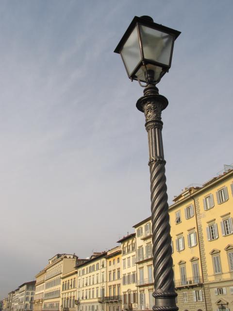 Street lamp and buildings along the Arno, Firenze