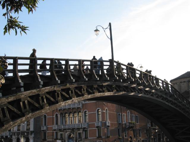 People crossing the top of a bridge, Venezia